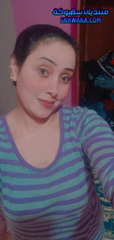 البوم نودز لملفايه مصرية تكشف قميص البيت وتصور كسها وتعرض ابزازها المدورين وتفرجنها احلا جسم بلدي لسه بخيره