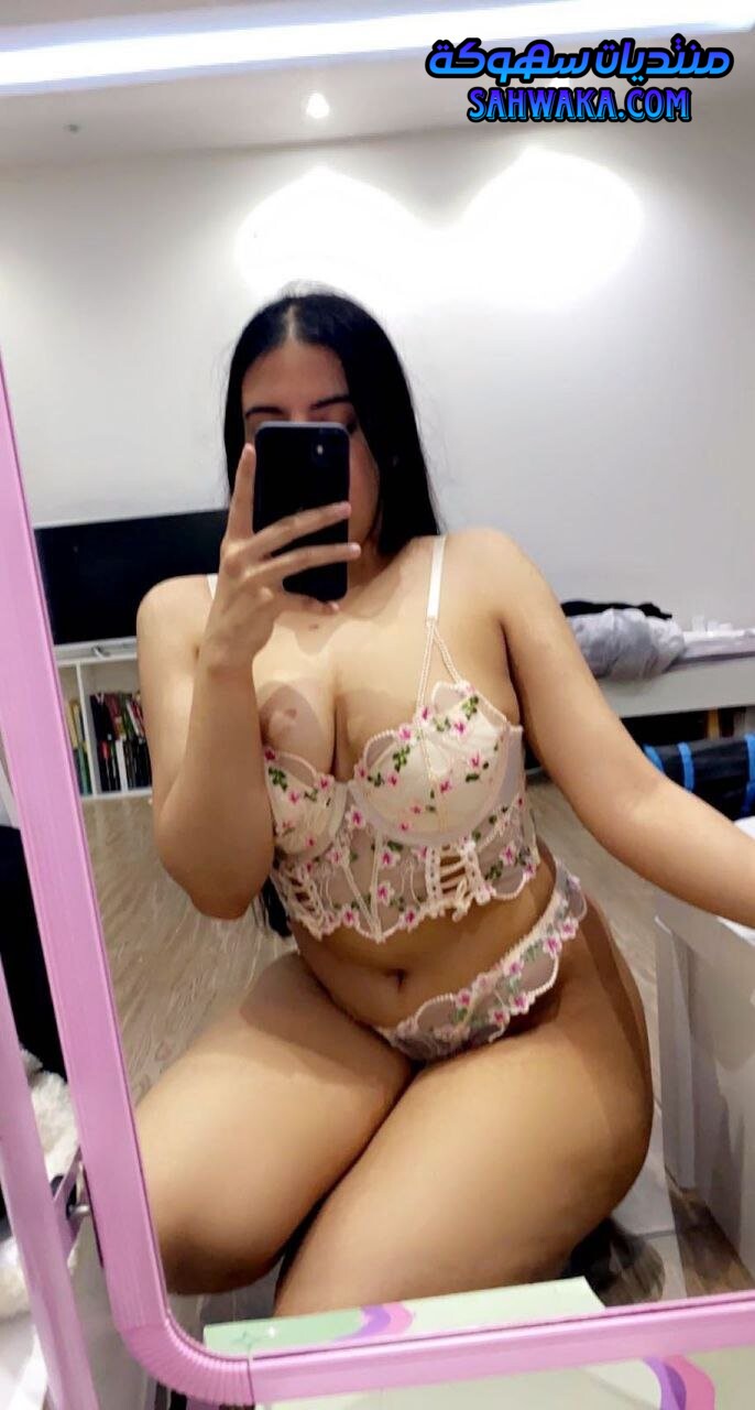 البوم نودز لبنوته من ايجبت عاشقة لتصوير جسدها الكيرفي المثير وابزازها الملبن