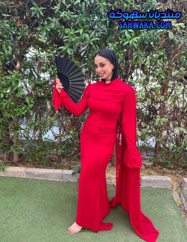 البوم تعري فالحمام لبنوته اموره وشعرها بلوندي تصور نفسها سلفي تعري ابزازها فيهم ابزازها وحلماتها جمال قوي