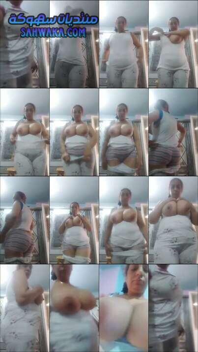 ملفاية مصرية بجسم بلدي تقفل عليها الباب وتكشف ابزازها وتورنا احلا نودز واحلا اطياز بلدي