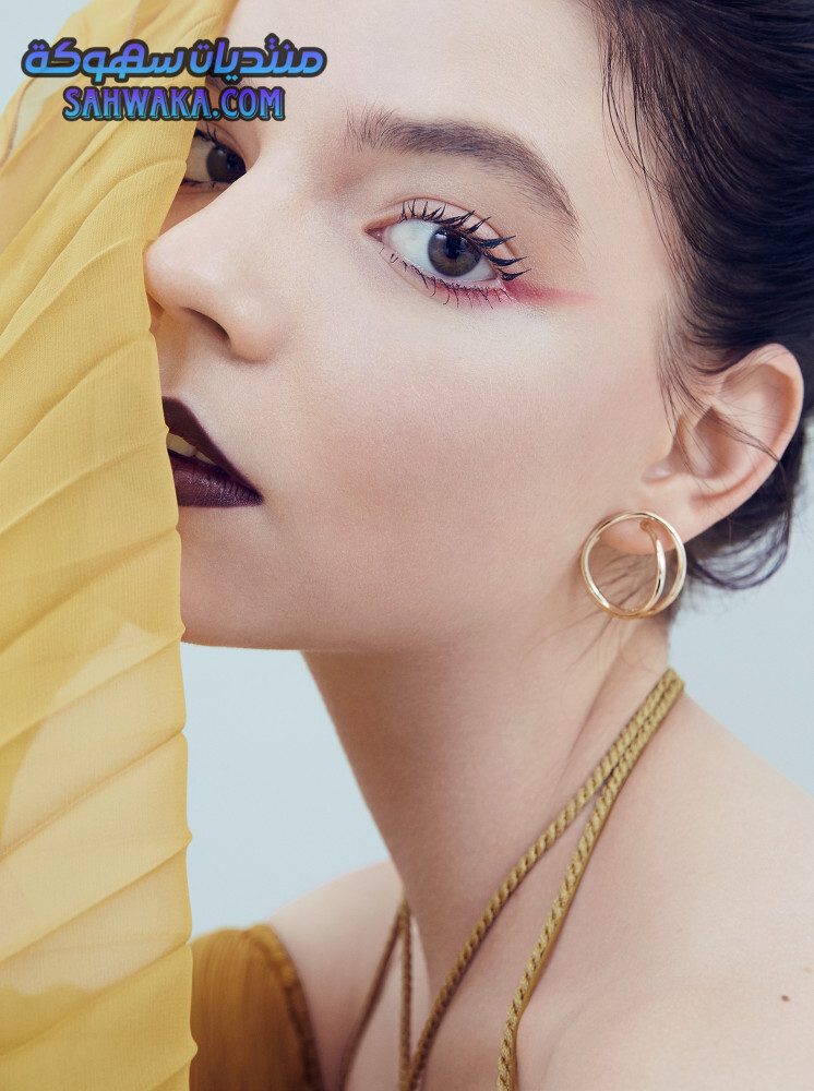 roscoproduction 3672 w1250 h1000 q90 rz3 b75