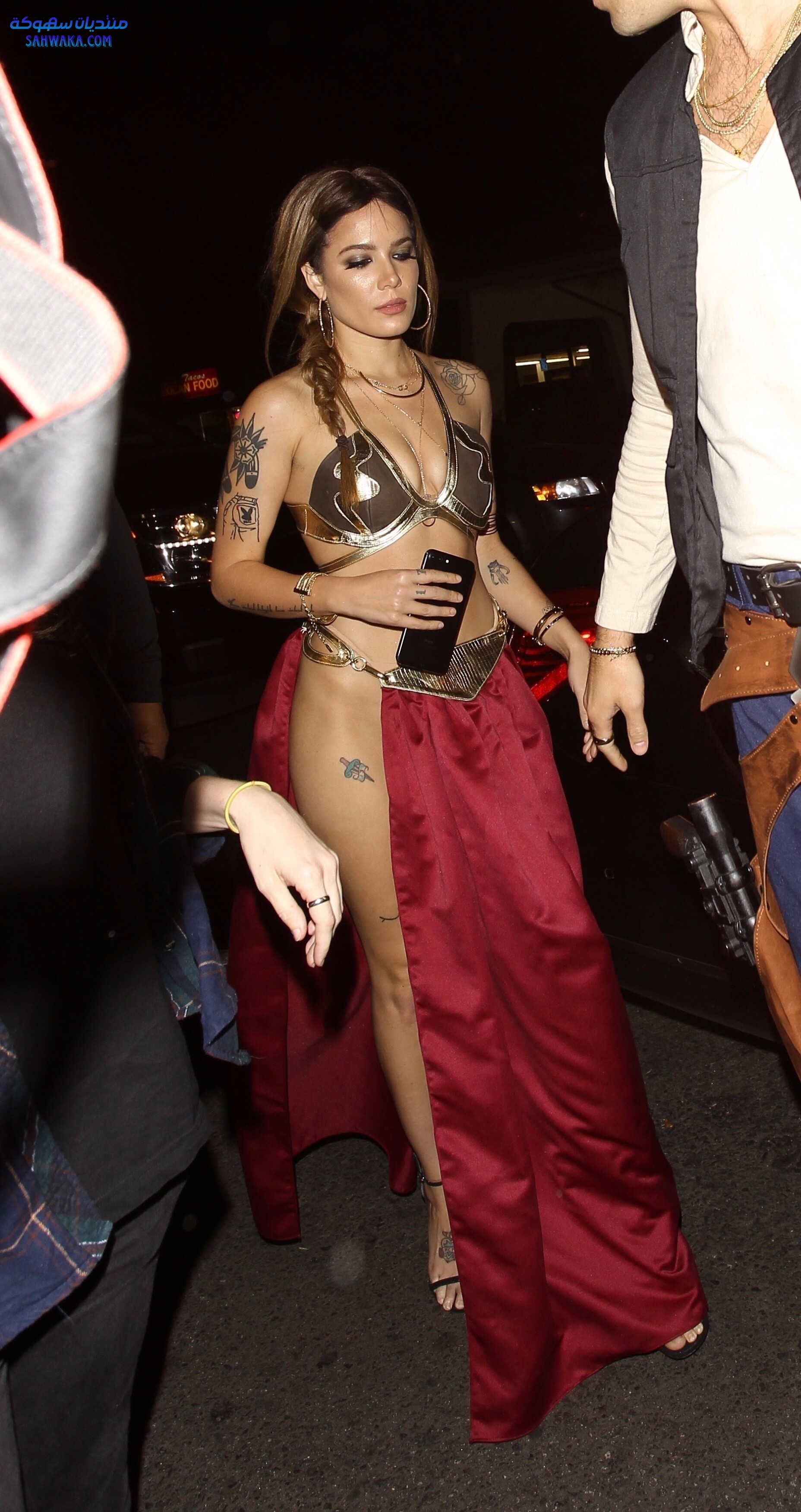 اجمال الاطلالات والالبومات للمغنية المثيرة Halsey الالبوم رقم 015